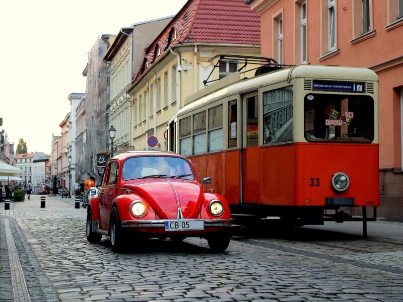 Auto do ślubu wesele CZERWONY GARBUS z głośnymi fanfarami ,sesje zdjęciowe ,reklama