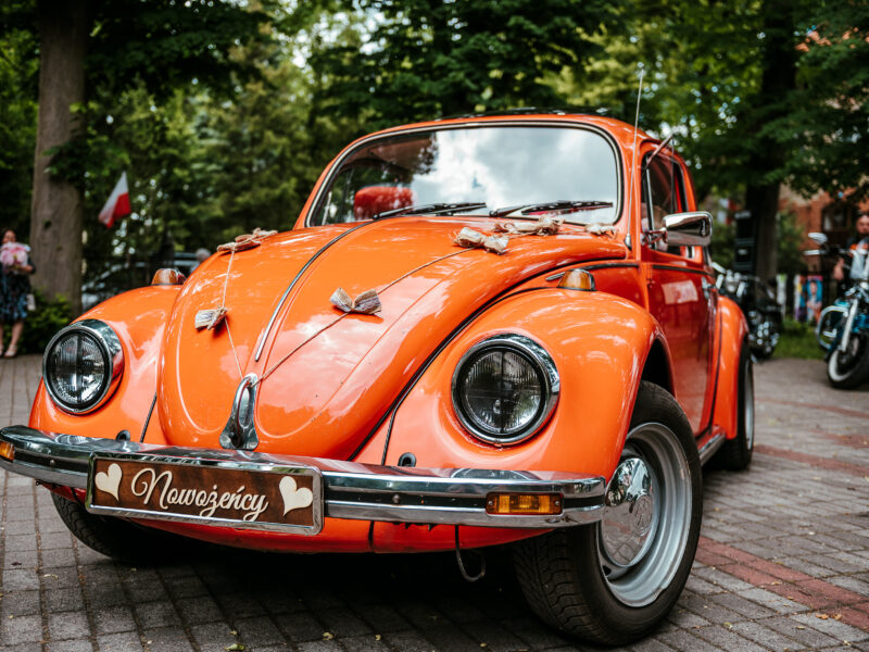 Auto do ślubu wesele CZERWONY GARBUS z głośnymi fanfarami ,sesje zdjęciowe ,reklama