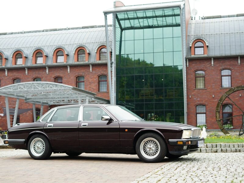 Daimler Jaguar XJ81 V12