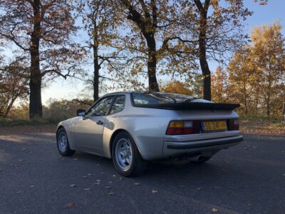 Porsche 944