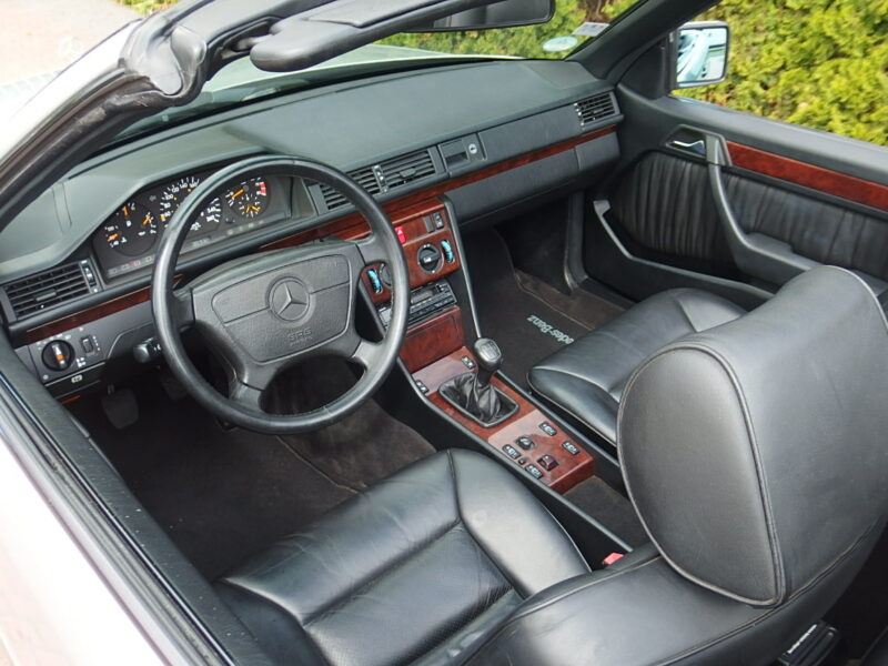 Mercedes-Benz W124 Cabrio