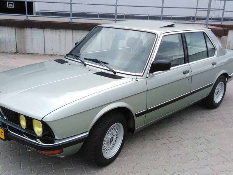 Sprzedam bmw e28 520i 1982