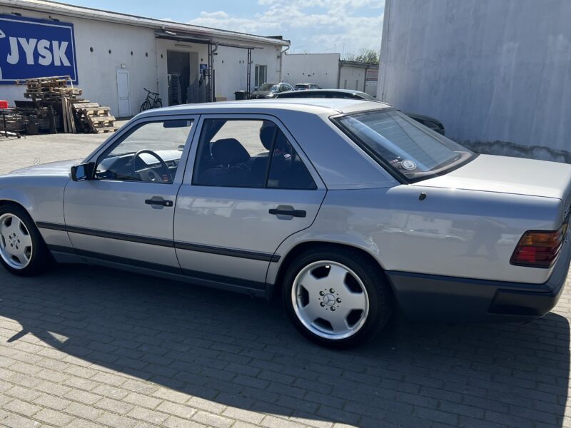 W124 230E 1987R