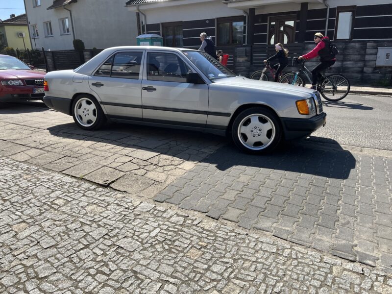 W124 230E 1987R