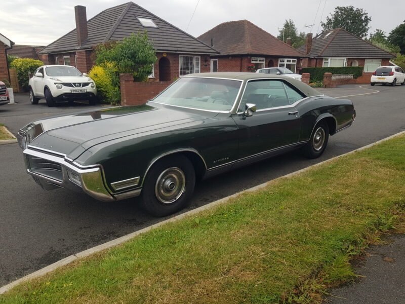 Buick Riviera 69