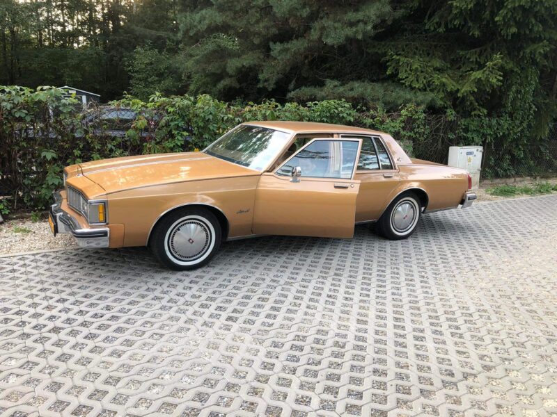 Oldsmobile Delta 88 Royale