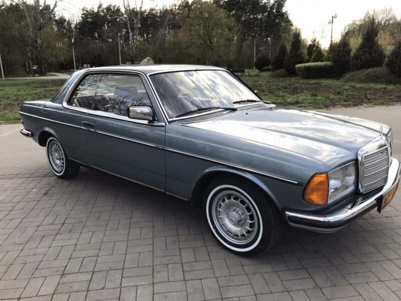 Sprzedam pięknego Mercedesa w123 coupe z silnikiem 2.3 benzyna - 1 seria z 1978 r., odrestaurowany