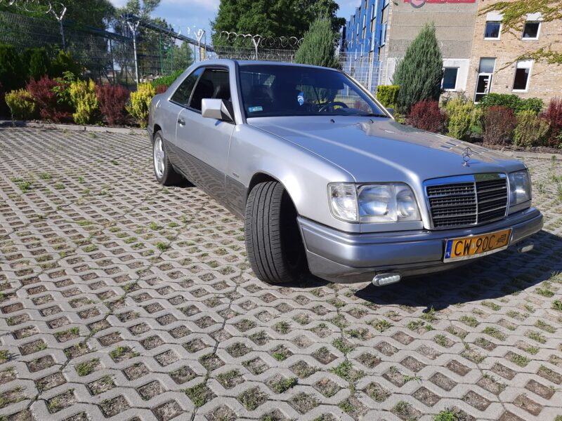 Mercedes E-klase CE220